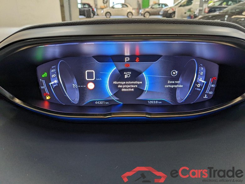 Peugeot BlueHDi 130 S&S EAT8 GT LINE PEUGEOT 3008 5p SUV BlueHDi 130 S&S EAT8 GT LINE #6