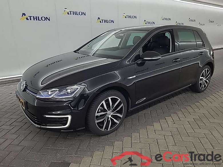VOLKSWAGEN GOLF e-Golf auto 5D 100kW