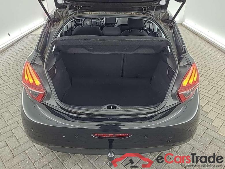 PEUGEOT 208 Signature 1.2 PureTech 110 EAT6 5D 81kW #5