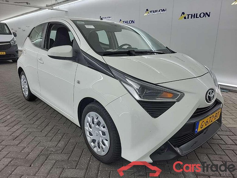 TOYOTA Aygo 1.0 VVT-i x-play 5D 53kW #1
