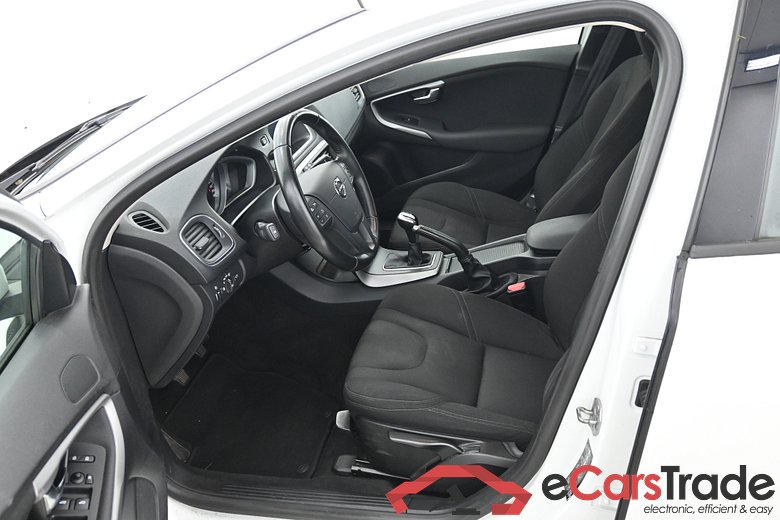 Volvo V40 2.0 D2 Black Edition LED-Xenon Navi Klima PDC ... #5