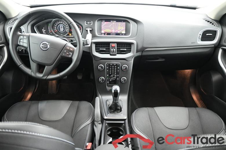 Volvo V40 2.0 D2 Kinetic LED-Xenon Navi 1/2 Leather Klima PDC ... #6