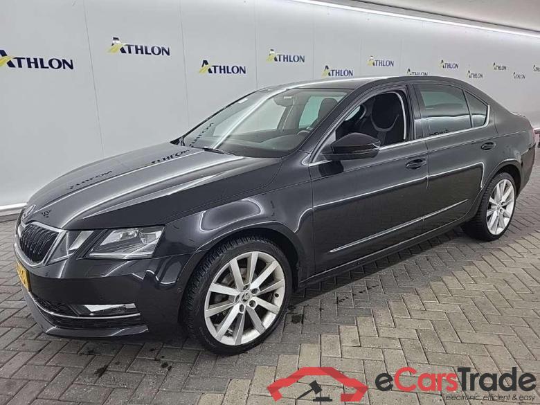 SKODA Octavia 1.6 TDI Greentech Style Bns 5D 85kW #1