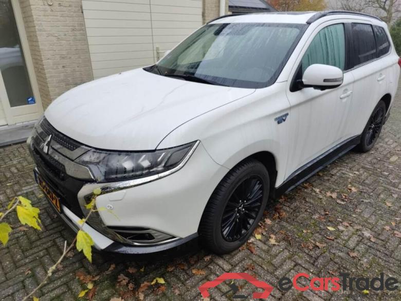 MITSUBISHI Outlander 2.4 PHEV Instyle #1