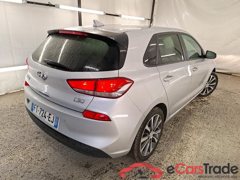 HYUNDAI I30 / 2016 / 5P / Berline 1.6 CRDI 115 DCT-7 EDITION #NAVI / TRANSFO VP/VF, Sièges dans le Coffre #3