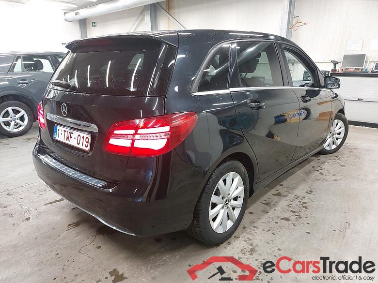 Mercedes B 180 d Style LED-Xenon Sport-Leather Navi-Pro Camera KeylessGo Klima PDC ... #2