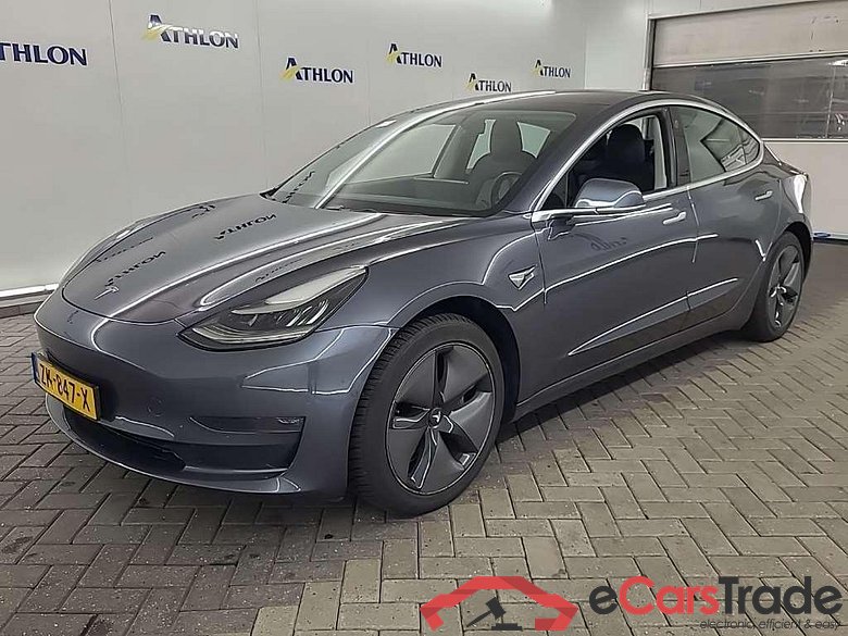 Tesla Model 3 Standard Range Plus RWD 4D 211kW