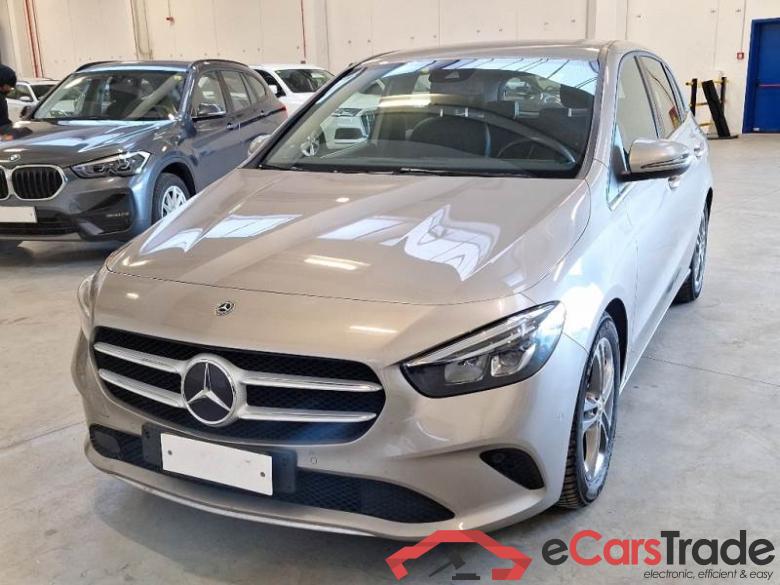 Mercedes 23 MERCEDES-BENZ CLASSE B / 2018 / 5P / MONOVOLUME B 180 D AUTOMATIC BUSINESS EXTRA