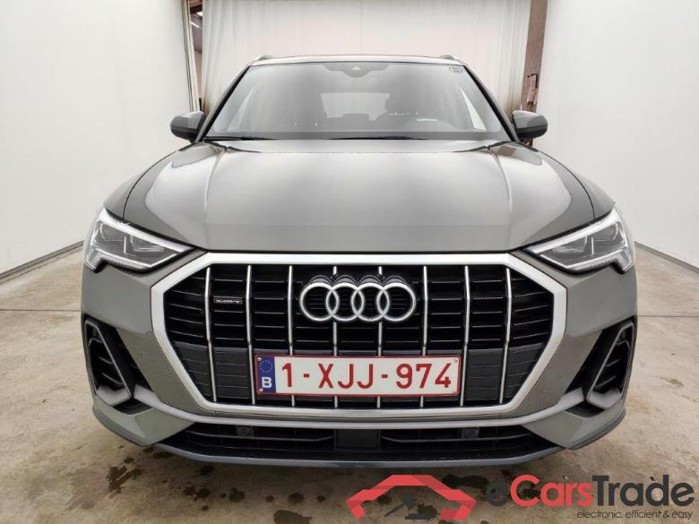 Audi Q3 40 TFSI quattro S Line 5d #1
