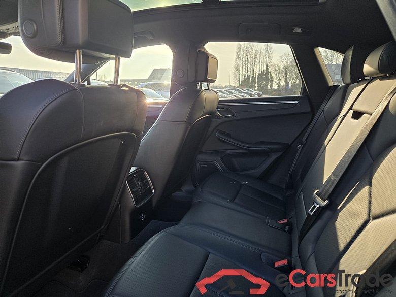 PORSCHE Macan Macan (MY23) #6