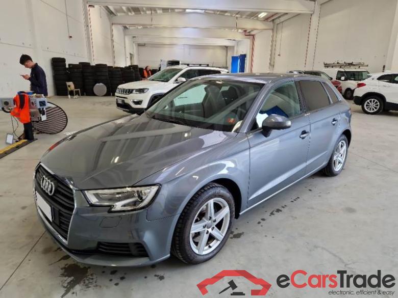 Audi 118 AUDI A3 / 2016 / 5P / BERLINA 2.0 TDI 135KW QUATTRO S TR. BUSINESS SB #1