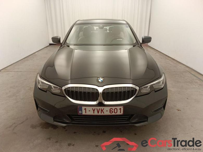 BMW 3 Reeks Berline 318dA (100 kW) 4d #1