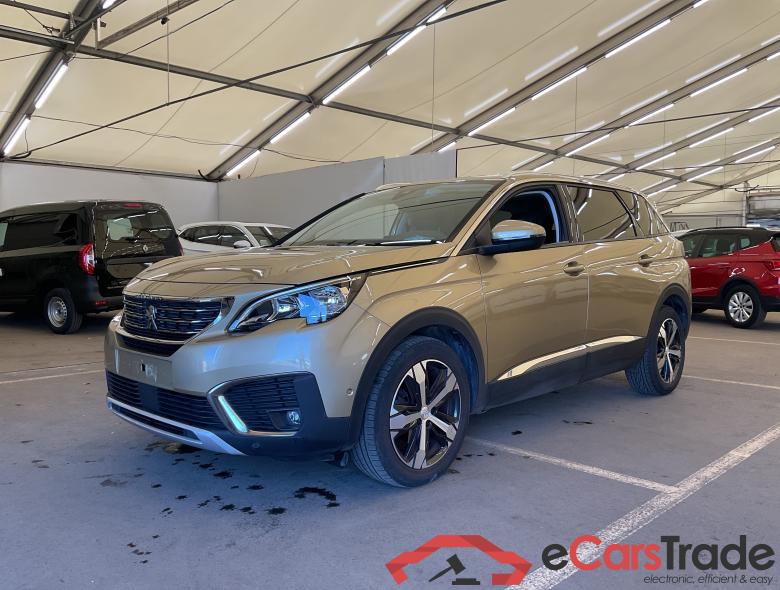 PEUGEOT 5008 1.2 PureTech Allure #1