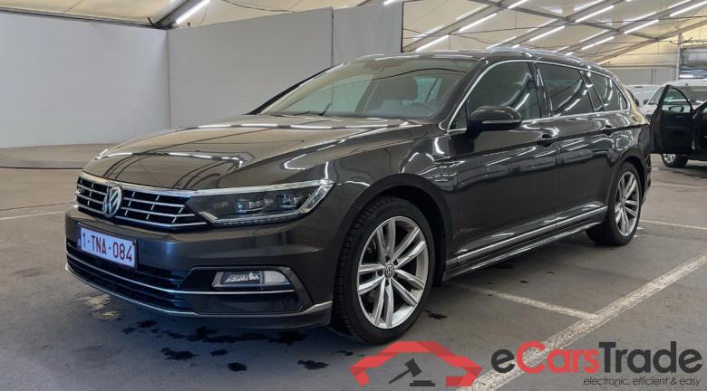Volkswagen Passat Variant 2.0 TDI 190Hp R-Line Aut. Pano LED-Matrix Virtual Navi 1/2 Sport-Leather-Alcantara KeylessGo Camera Klima PDC ...