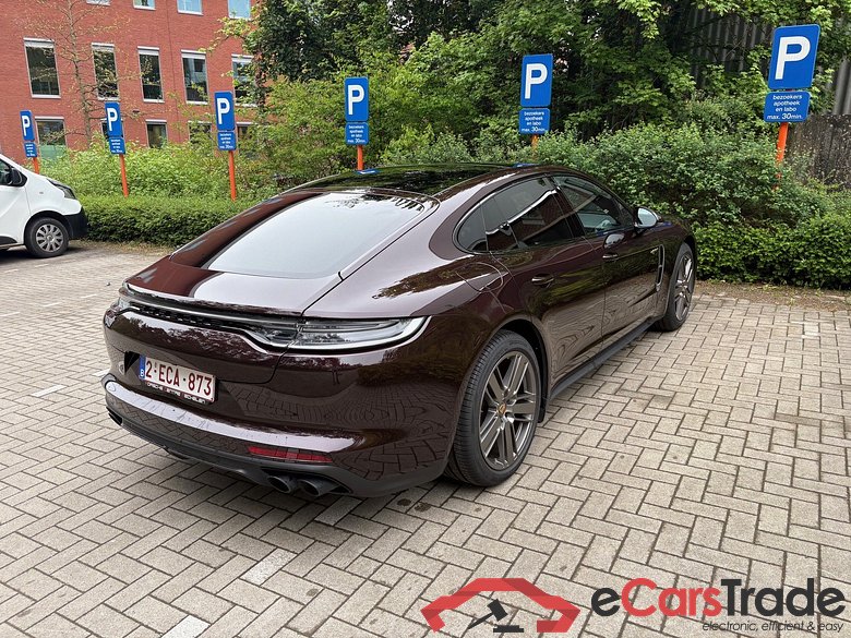PORSCHE Panamera 4 E-Hybrid Platinum Ed. Panamera 4 E-Hybrid Platinum Edition (MY23)