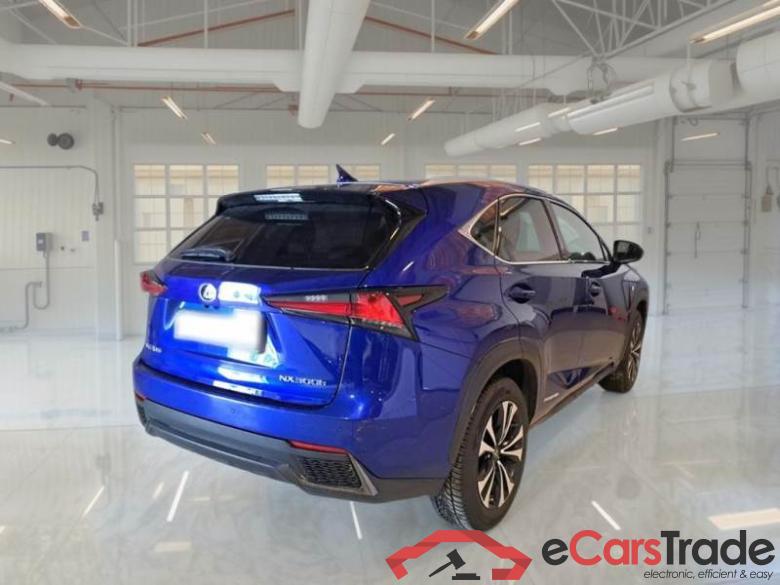 Lexus 4 LEXUS NX / 2017 / 5P / SUV HYBRID F SPORT 4WD #2