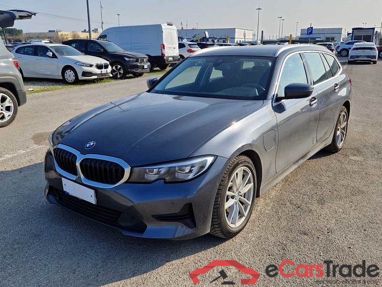 BMW 193 BMW SERIE 3 / 2018 / 5P / STATION WAGON 330E XDRIVE BUSINESS ADVAN. TOURING AUTO #1