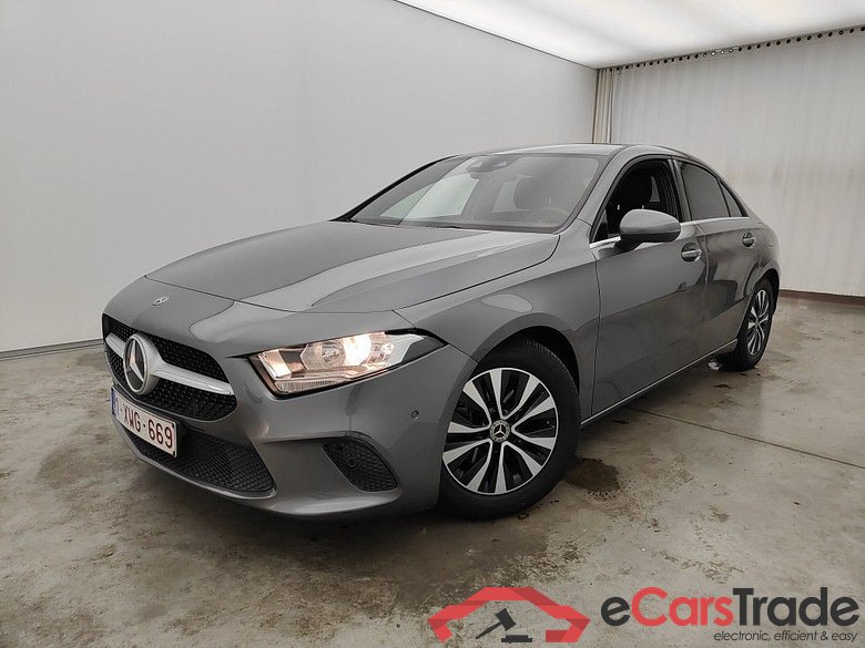 Mercedes-Benz A-Klasse Limousine A 180 d DCT Business Solution 4d #3