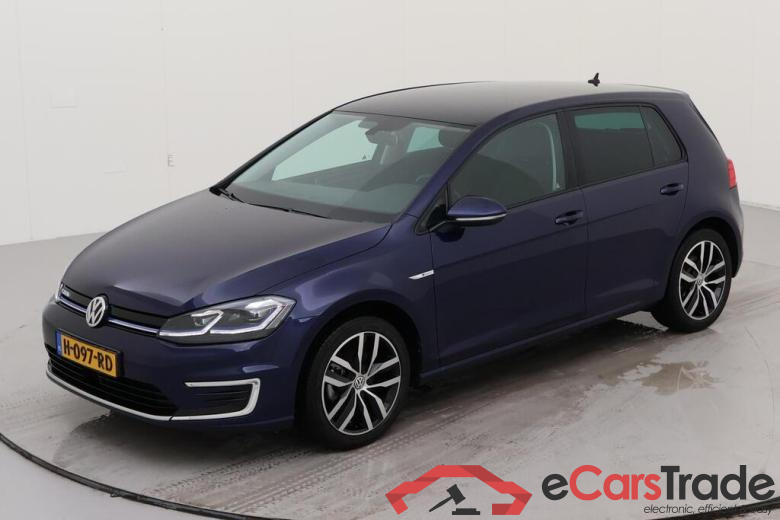 VOLKSWAGEN e-Golf 