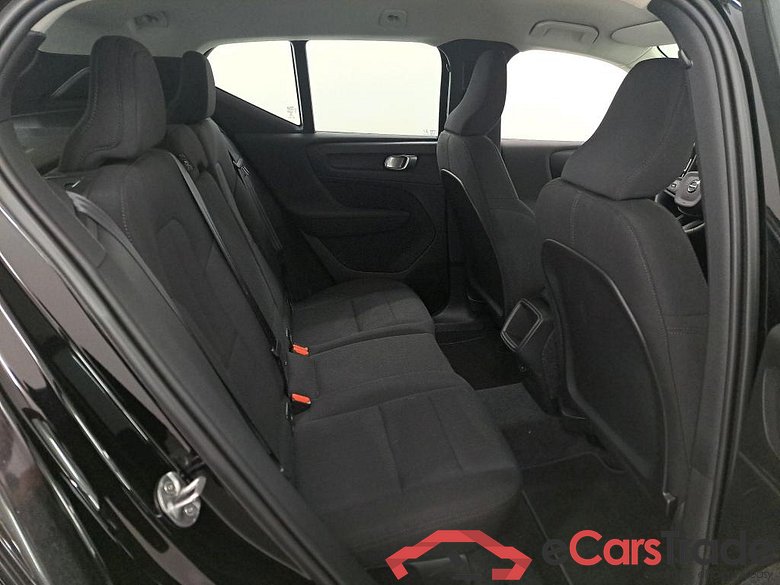 VOLVO XC40 1.5 T2 MOMENTUM CORE #6