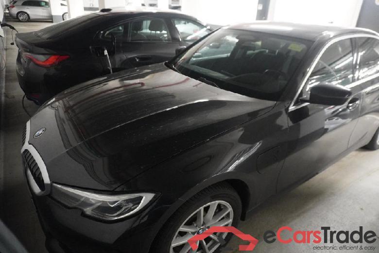 BMW 3-Serie ´18 Baureihe 3 Lim. 330 e Sport Line 2.0 185KW AT8 E6dT #1