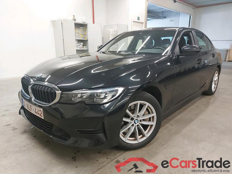 BMW - BMW 3 BERLINE 330e 292PK Pack Business Plus With Heated Vernasca Sport Seats & Driving Assistant Pack  * HYBRID *