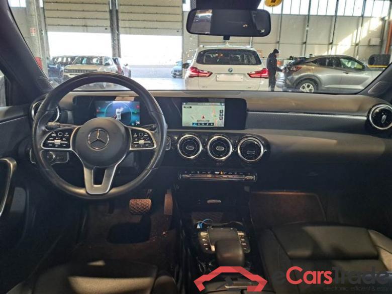 Mercedes 7 MERCEDES-BENZ CLASSE A / 2018 / 5P / BERLINA A 180 D AUTOMATIC SPORT #3