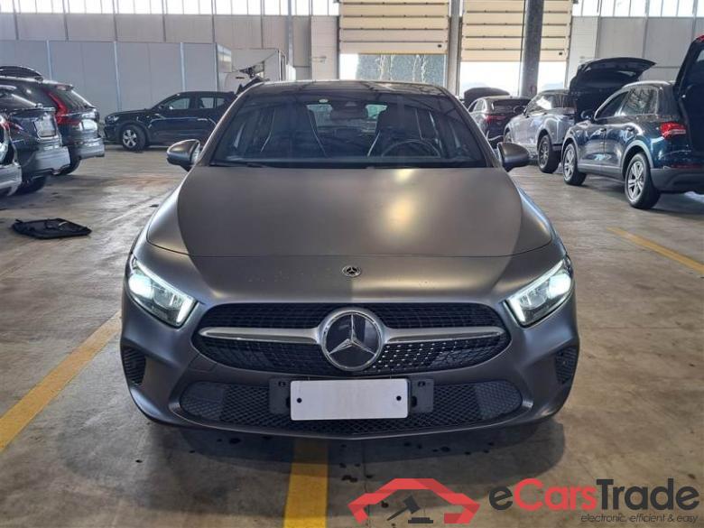 Mercedes 7 MERCEDES-BENZ CLASSE A / 2018 / 5P / BERLINA A 180 D AUTOMATIC SPORT #6