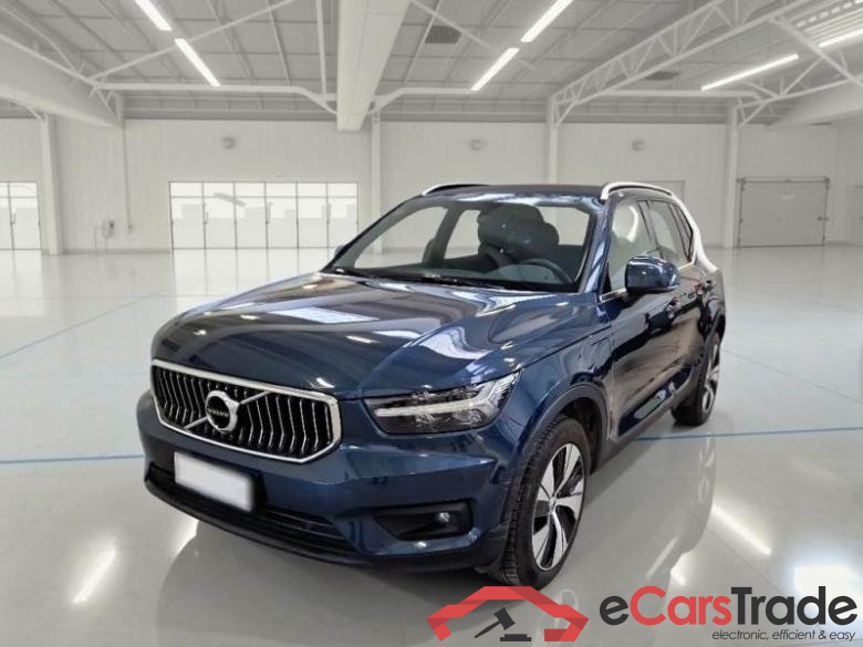 Volvo 228 VOLVO XC40 / 2017 / 5P / SUV T5 PLUG-IN HYBRID AUTO RECH INSCRIP EXPR