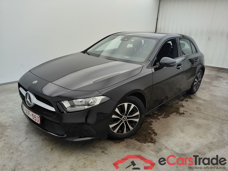 Mercedes-Benz A-Klasse A 180 d Business Solution Essential Aut. 5d #1