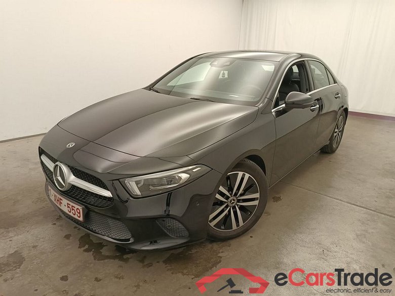 Mercedes-Benz A-Klasse Limousine A 180 d DCT Launch Edition 4d #1