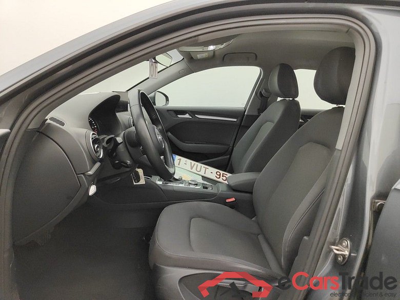 Audi A3 Sportback 1.6 30 TDi 85kW S tronic Business Ed 5d #6