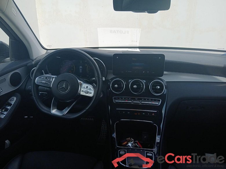 Mercedes GLC 300 e 4MATIC Clase GLC GLC 300 e 4Matic (253.953)AMG 2.0 AMG Line 320CV E6d #3