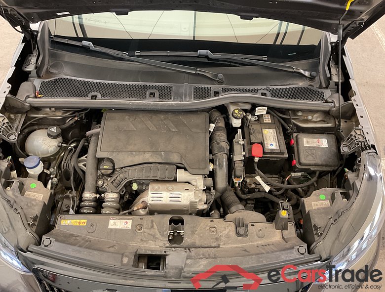 PEUGEOT 2008 1.2 PureTech GT Line S&S #4