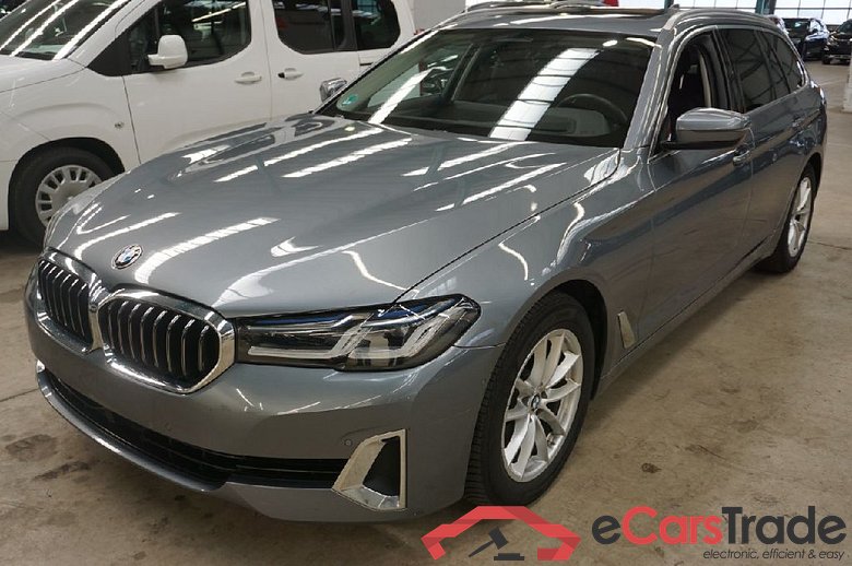 BMW 5-Serie Touring ´16 Baureihe 5 Touring 520 d xDrive Luxury Line 2.0 140KW AT8 E6d