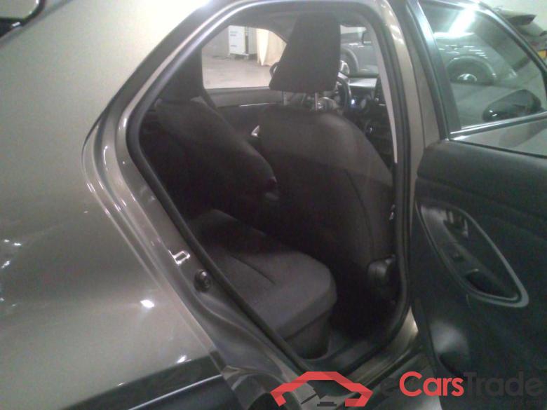 Yaris Cross 1,5 HEV 2WD Dynamic #6