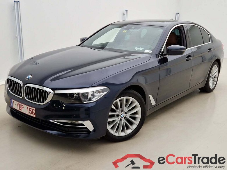 BMW 5-SERIE SEDAN 518DA LUXURY LINE #1
