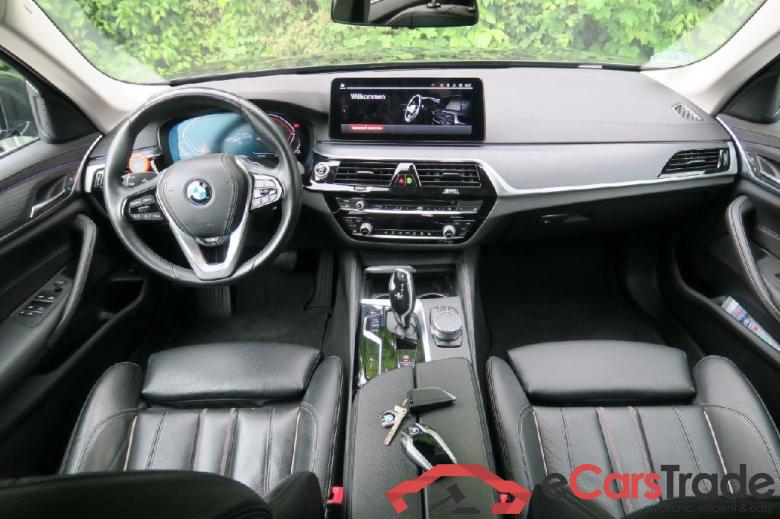 BMW 5-Serie ´16 Baureihe 5 Lim. 520 d xDrive Luxury Line 2.0 140KW E6d #3