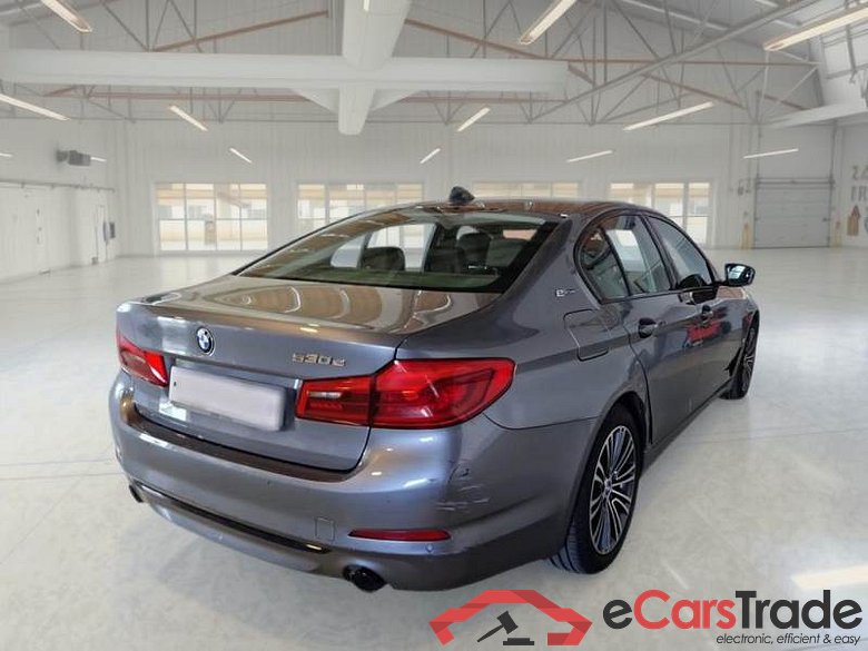 BMW SERIE 5 / 2016 / 4P / BERLINA 530E SPORT AUTO #2