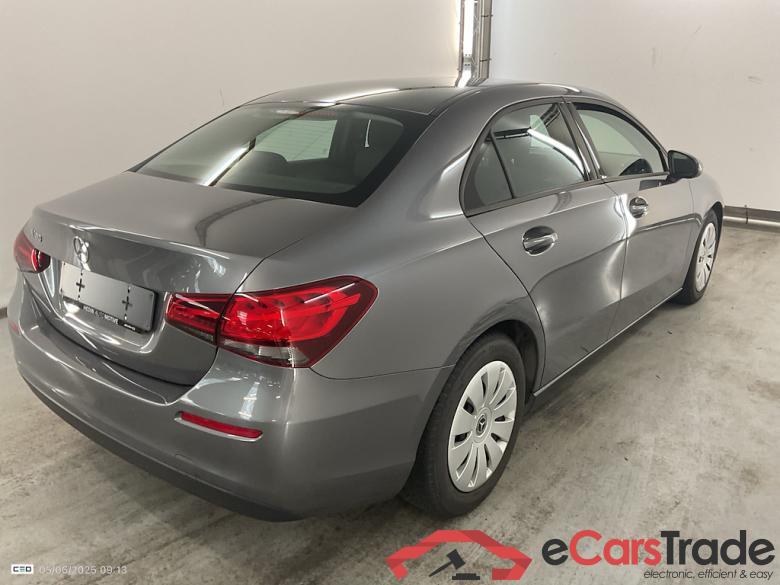 MERCEDES-BENZ CLASS A SEDAN (V177) A 180 #4