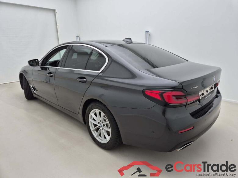 BMW 518d Aut. LED-Xenon LC-Pro ACC Ambient Navi-Pro Leather KeylessGo Camera Klima PDC ... #4