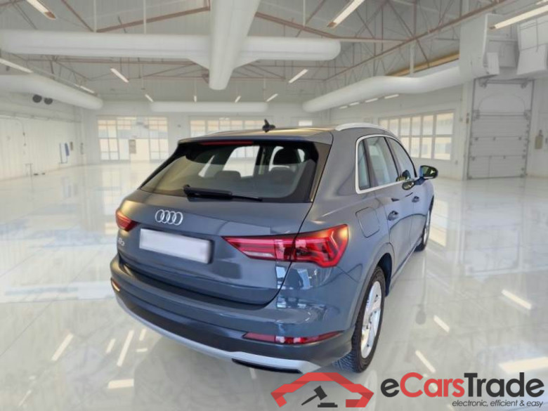 AUDI Q3 / 2018 / 5P / SUV 35 TDI S TRONIC BUSINESS ADVANCED #2