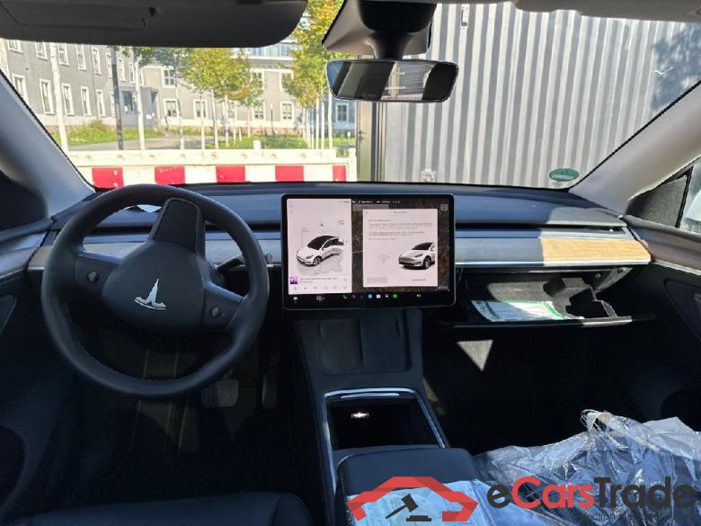 TESLA Model Y Long Range Dual Motor AWD 5d 378kW #3