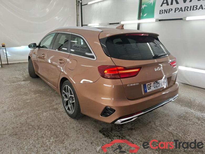 KIA ceed SW / 2021 / 5P / Break 1.6 GDI ISG PHEV PREMIUM SW DCT6 #2 KIA ceed SW / 2021 / 5P / Break 1.6 GDI ISG PHEV PREMIUM SW DCT6 #2