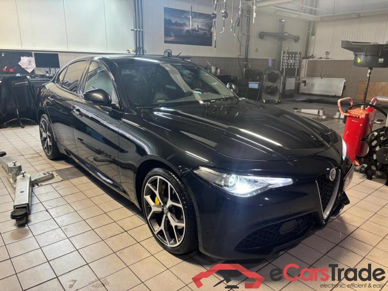 ALFA ROMEO Giulia Giulia 2.0 T AWD Veloce #1 ALFA ROMEO Giulia Giulia 2.0 T AWD Veloce #1