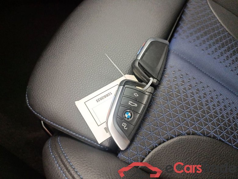 BMW 1 HATCH DIESEL - 2019 120dXA 190hp (EU6AP) 5d #4