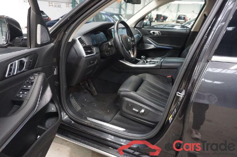 Baureihe X5 xDrive 45 e xLine 3.0 290KW AT8 E6d #4