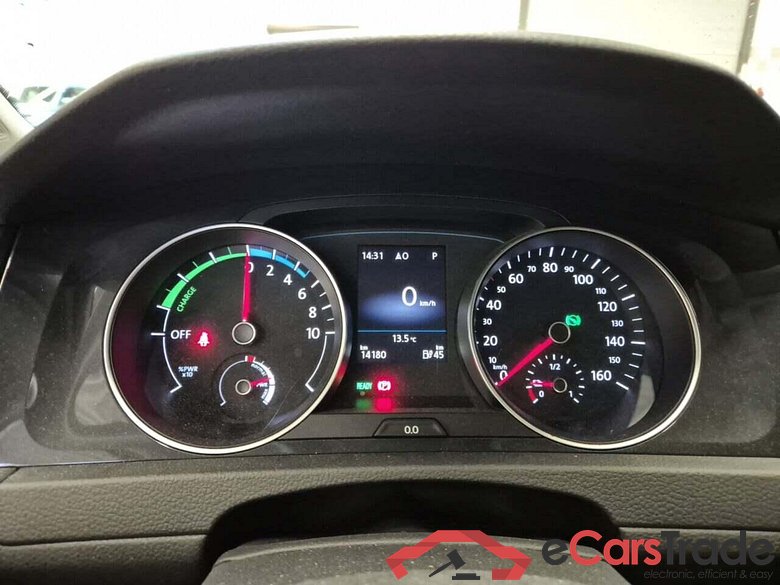 VOLKSWAGEN e-Golf e-Dition #4