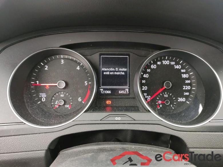 VOLKSWAGEN Passat / 2019 / 4P / sedán 2.0 TDI 110kW (150CV) #4