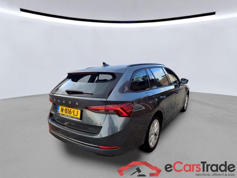 SKODA Octavia Combi 110 kW #6